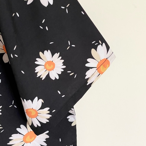 NEW Wesc Oden Daisy AOP All Over Button Down Camp Shirt Men’s size XL - Picture 5 of 10